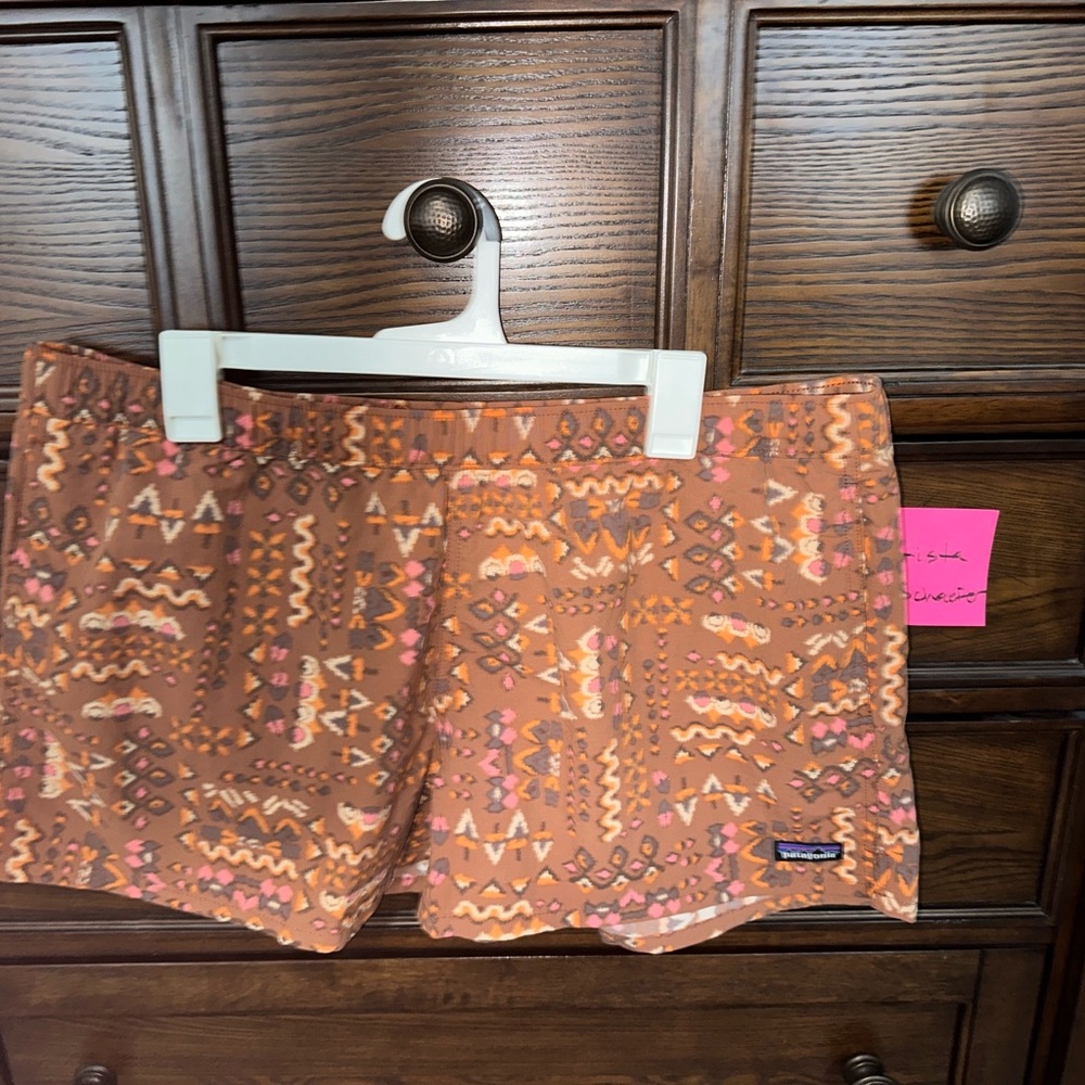 Patagonia Women's Barely Baggies™ Shorts - 2½" - XL - EUC